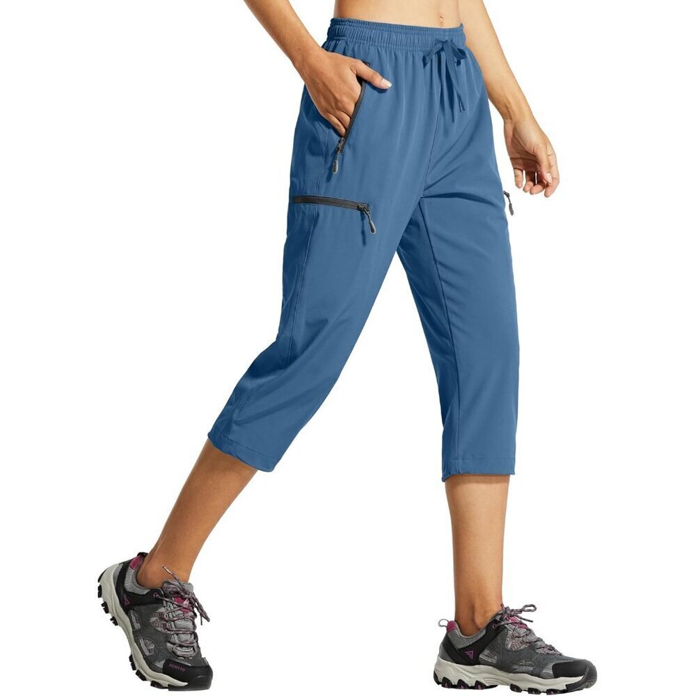 Women's Lightweight Quick Dry Cargo Capris with Zipper Pockets for Travel
